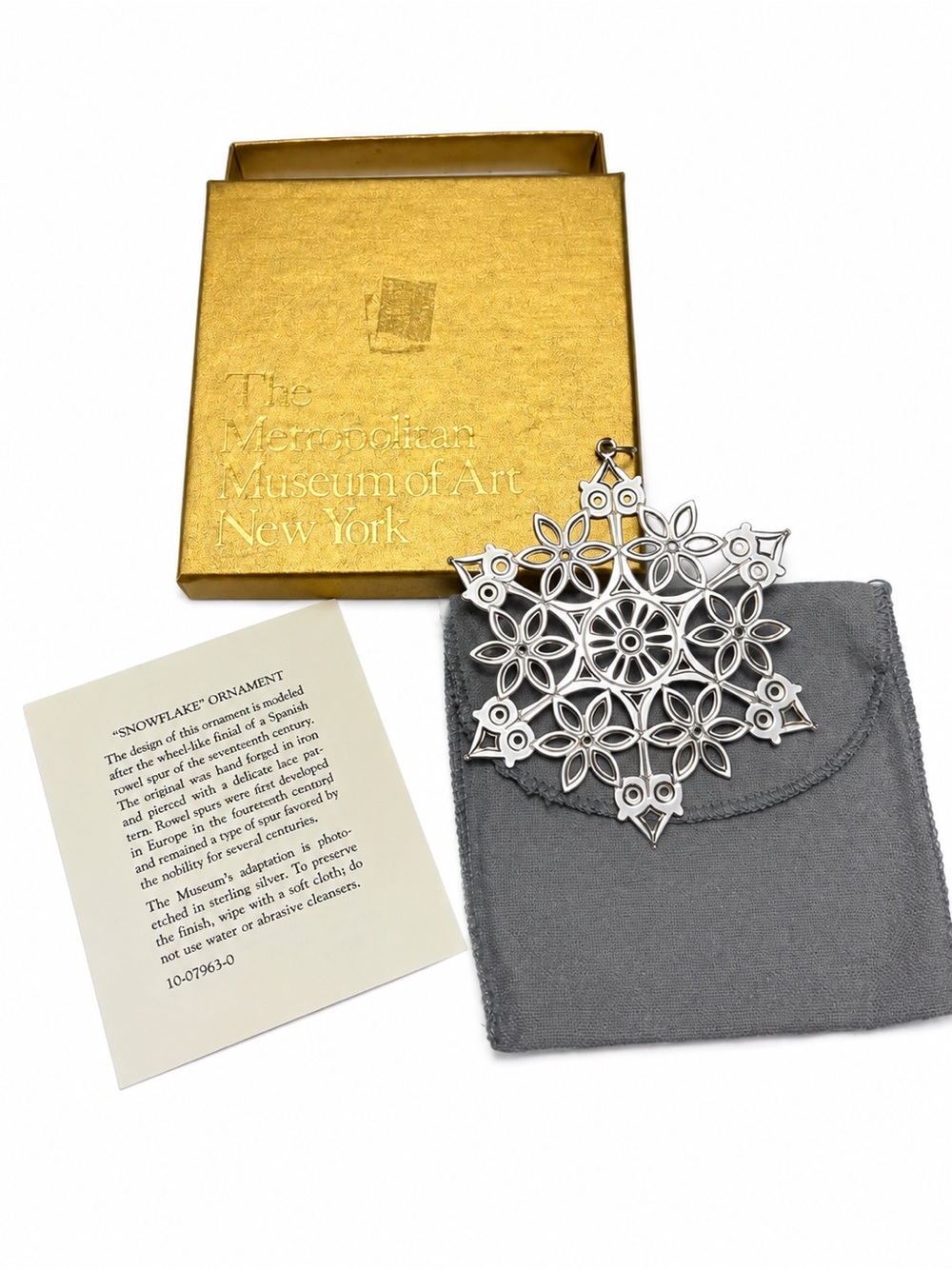 1996 MMA Metropolitan Museum Sterling Silver Snowflake Ornament Box Card